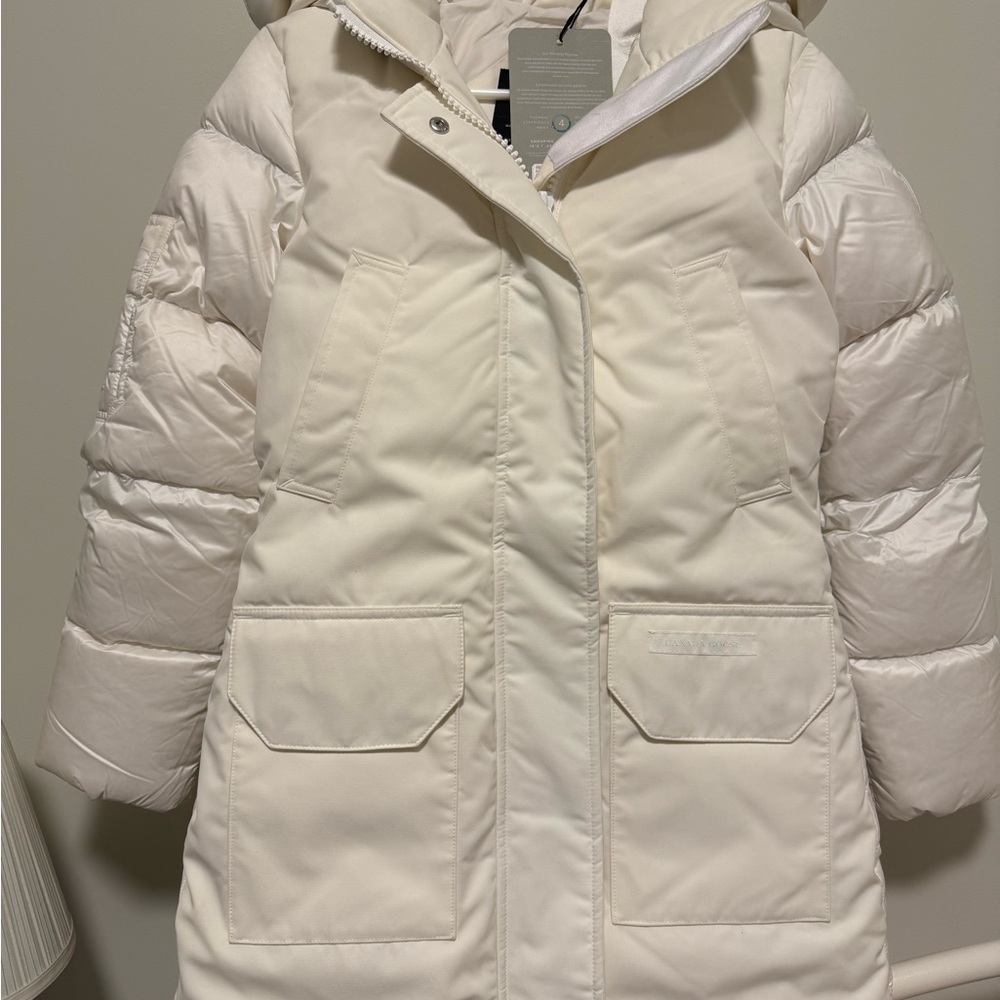 Women's White Hooded Puffer Coat